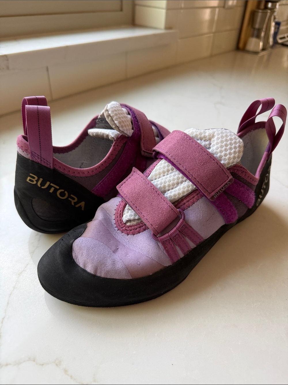 Endeavor Tight Fit Climbing Shoe - Women's